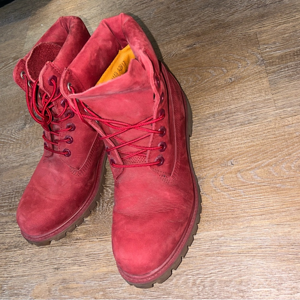 Red men’s timberland boots size 8